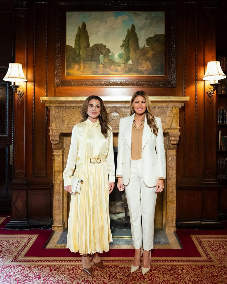 La primera dama de Estados Unidos, Melania Trump posa junto a Rania de Jordania. en la 80ª Asamblea General de la ONU.