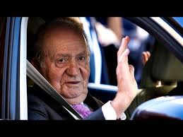 Juan Carlos I a su llegada al Palacio El Pardo. 