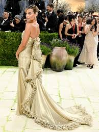 Margot Robbie con un vestido de Chanel